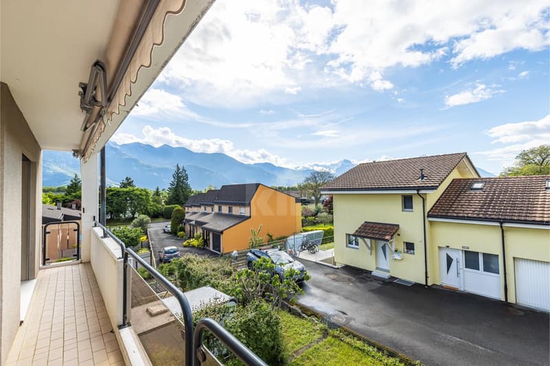 Charming apartment with balcony and mountain view (7)