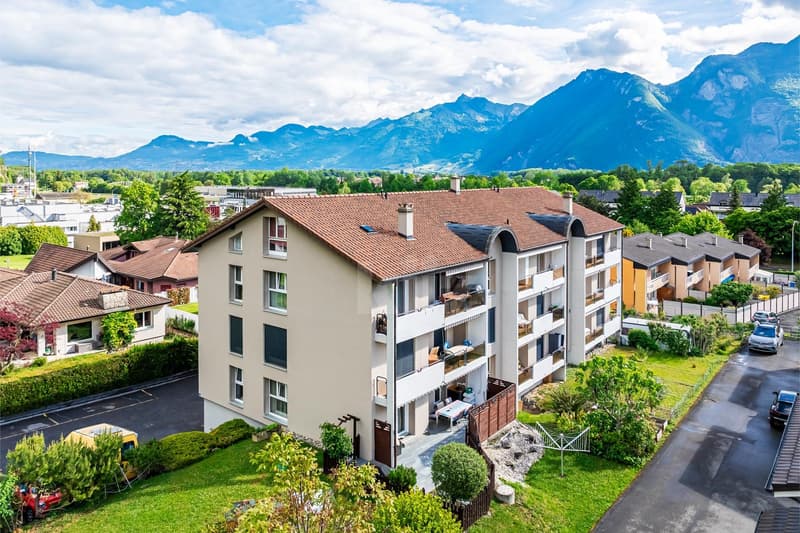 Charming apartment with balcony and mountain view (1)