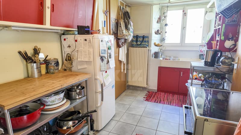 Charming house with 3 apartments and a commercial space (3)