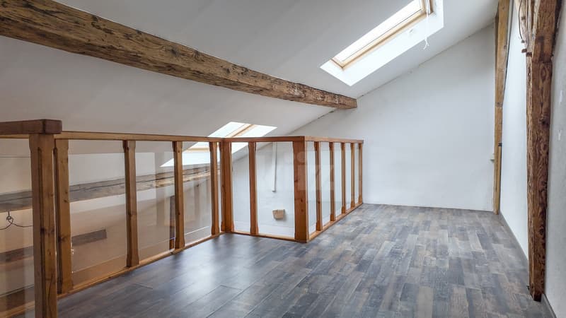 Beautiful townhouse with independent room (9)