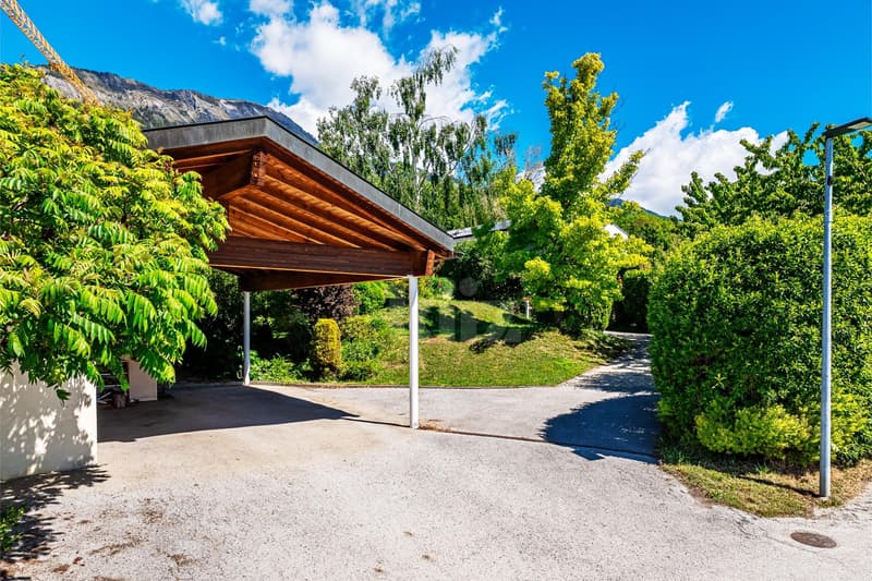 Splendid family villa with garden (11)