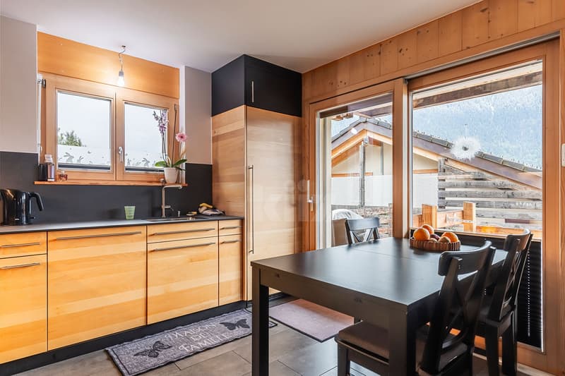 Beautiful renovated apartment with terrace (4)