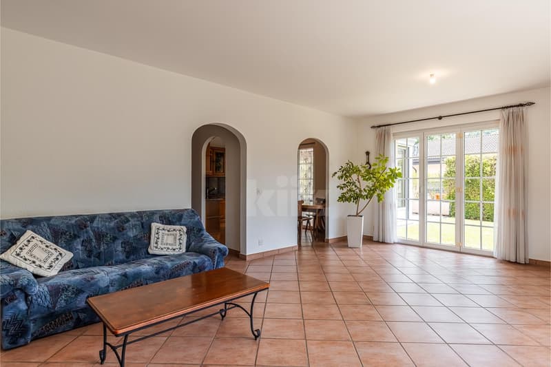 Beautiful family villa with garden and independent studio (4)