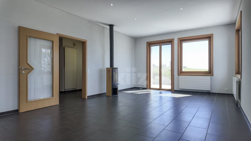 Family house with large garden and open view (3)