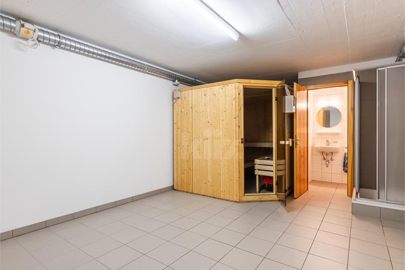Ski In & Out: Renovated Apartment with Balconies (10)
