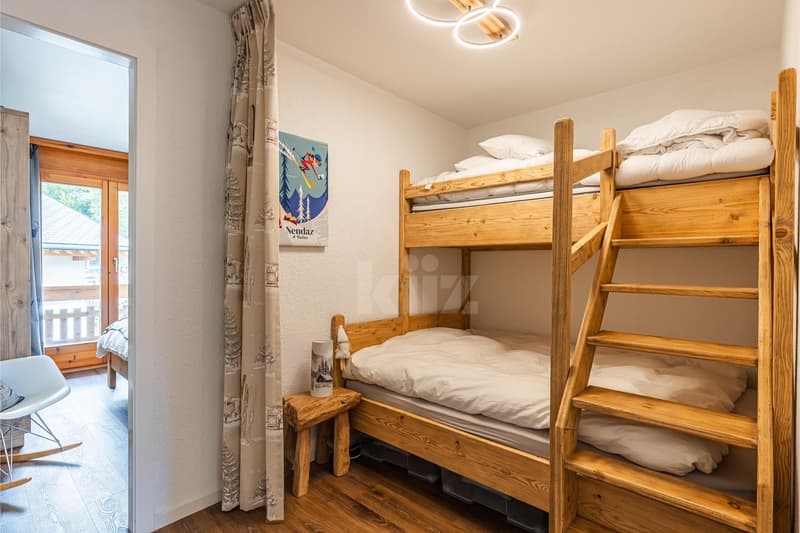 Ski In & Out: Renovated Apartment with Balconies (8)