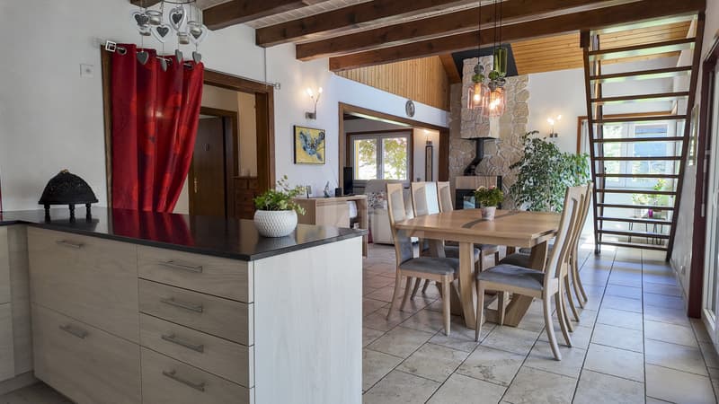 Charming individual house with four-season veranda (4)