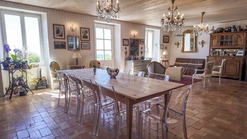 Proprietà magnifica in un'oasi di verde (2)