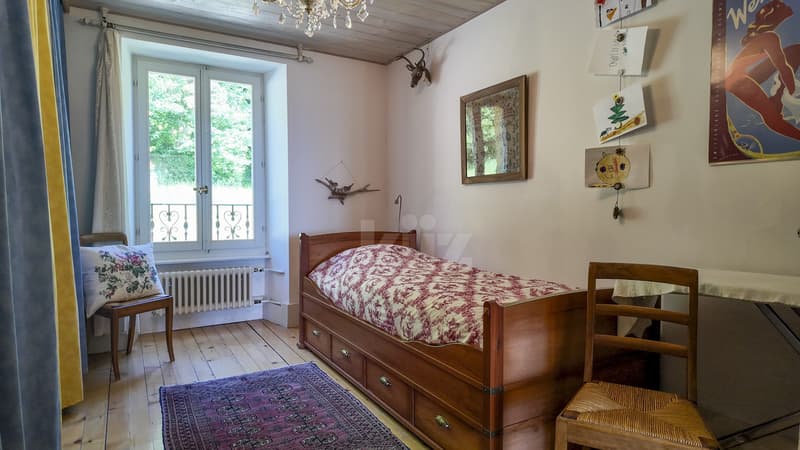Proprietà magnifica in un'oasi di verde (7)