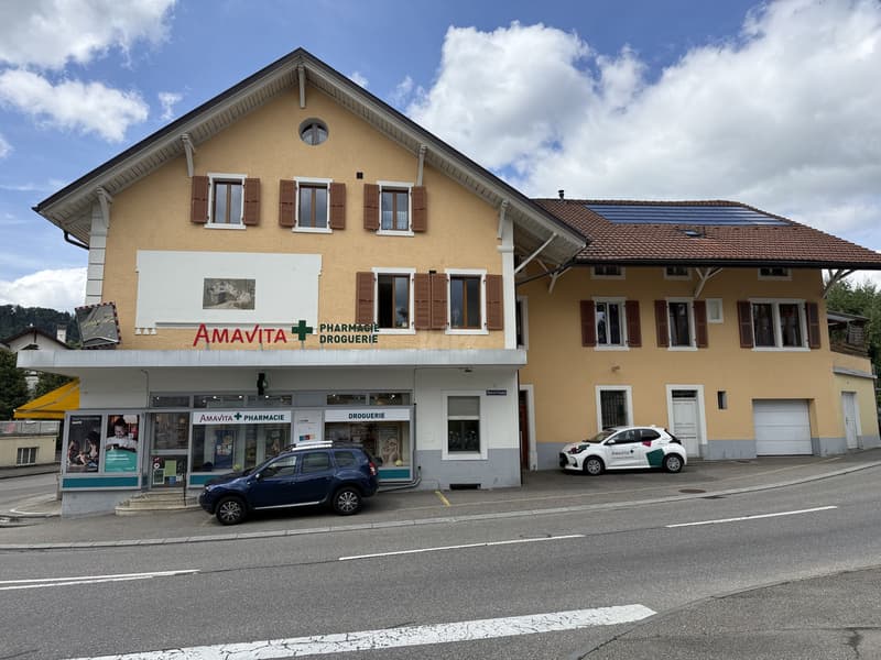 Edificio di rendita ideale situato nel centro del villaggio (2)