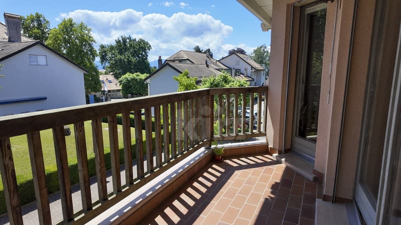 Charming apartment with balcony close to the Lake (4)