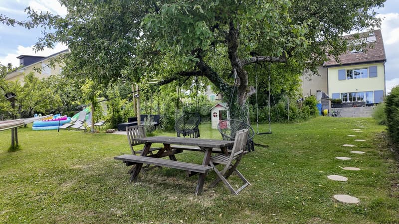 Charmante maison mitoyenne avec grand jardin et vue dégagée (2)