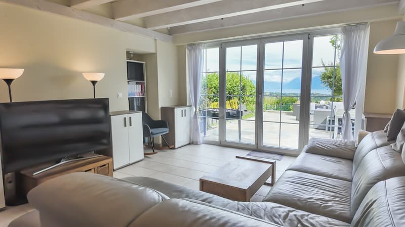 Charmante maison mitoyenne avec grand jardin et vue dégagée (1)