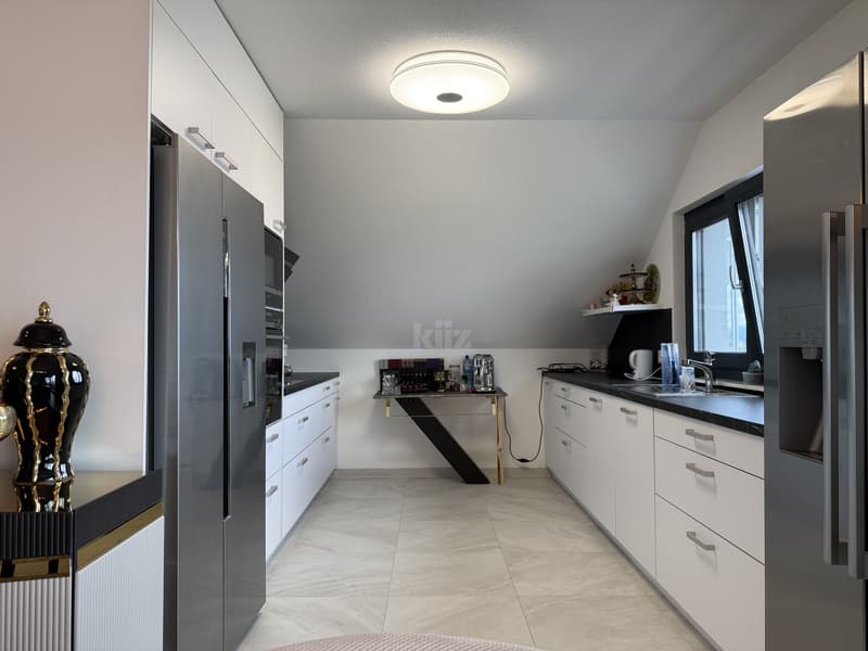 Recent house with three apartments and lake view (9)