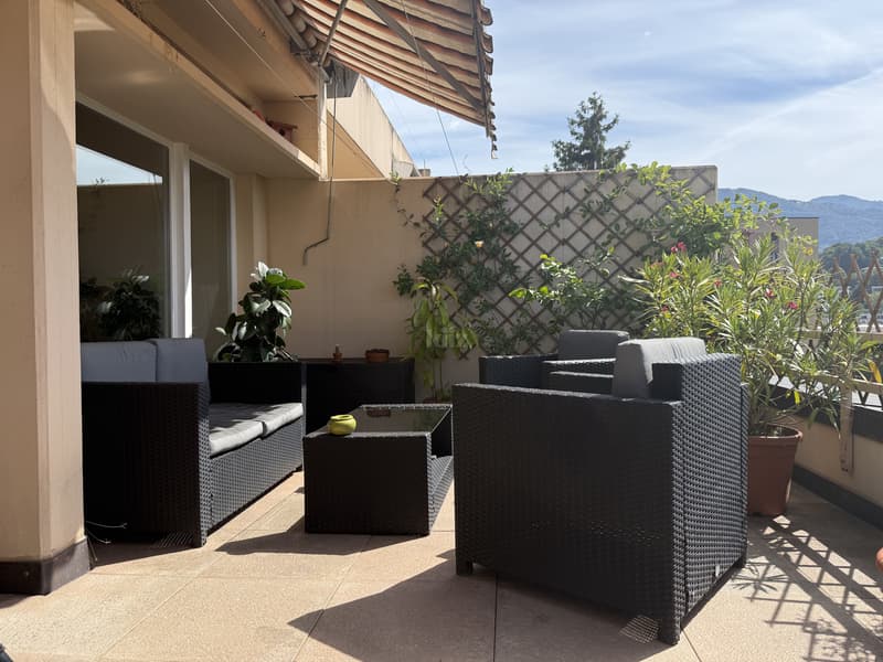 Charming studio with large terrace and unobstructed view (10)