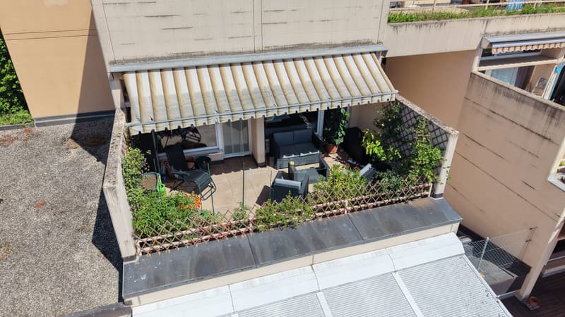 Charming studio with large terrace and unobstructed view (12)