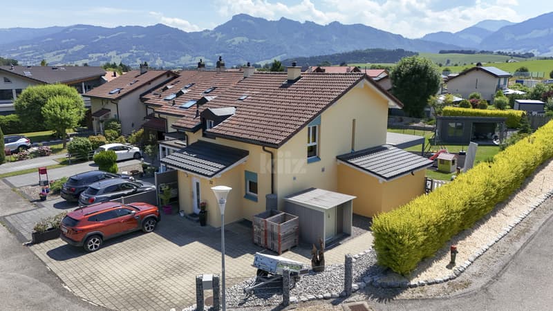 Ravissante maison mitoyenne avec accès à une piscine privée (2)