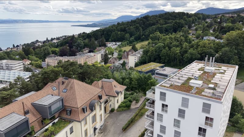 Beautiful apartment with panoramic view of the lake (12)