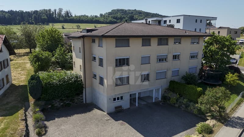 Bello appartamento al 2° piano con balcone e ascensore (12)