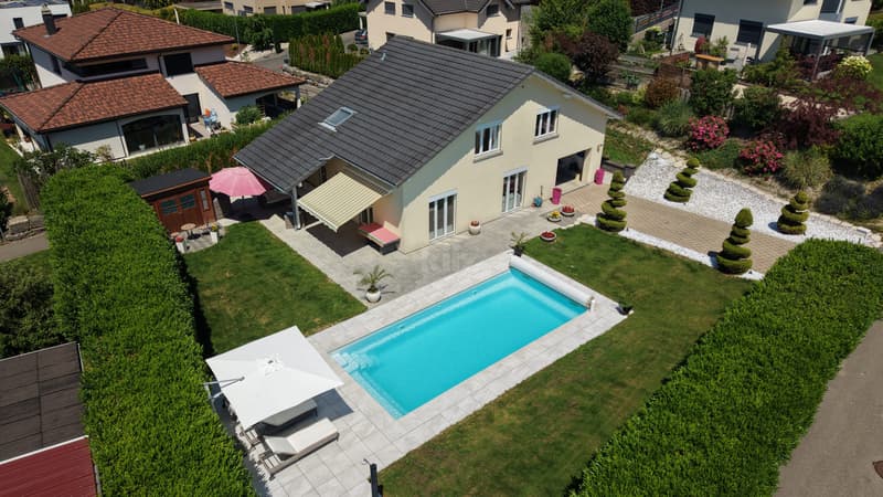 Beautiful villa with pool in a quiet environment (12)