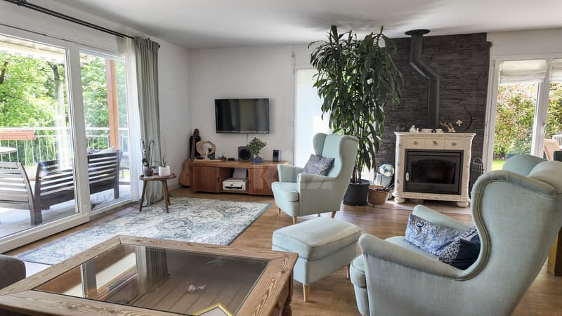 Villa incantevole con terrazze, giardino e vista aperta (2)