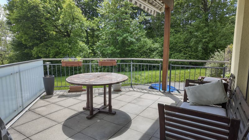Villa incantevole con terrazze, giardino e vista aperta (3)