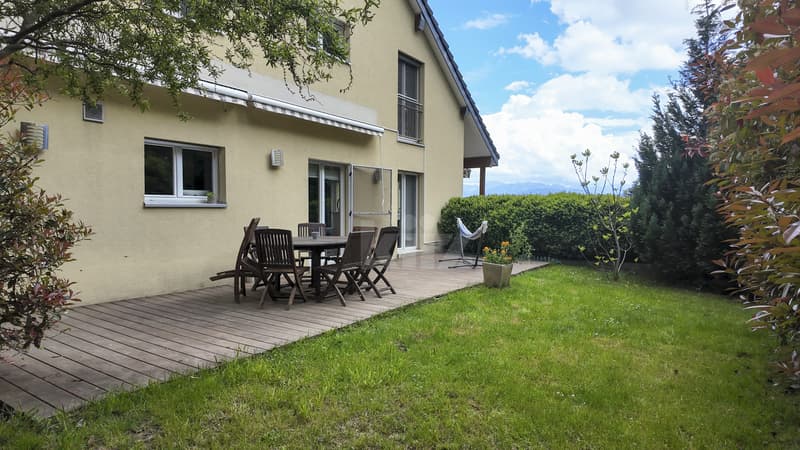 Villa incantevole con terrazze, giardino e vista aperta (5)