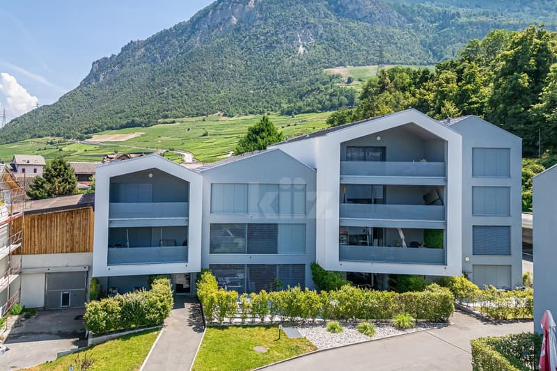 Superbes Wohnungen im contemporary Stil mit zwei Balkonen (1)