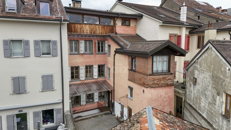 Pour investisseurs! 3 appartements et 1 local commercial (1)