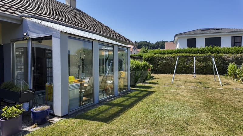 Charmantes Reihenhaus mit großem Garten und Wald (2)