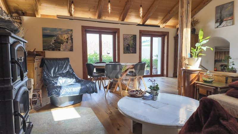 Prächtiges renoviertes Dorfhaus mit eigenem Studio (3)