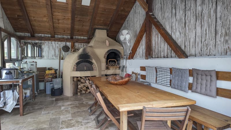 Prächtiges renoviertes Dorfhaus mit eigenem Studio (11)