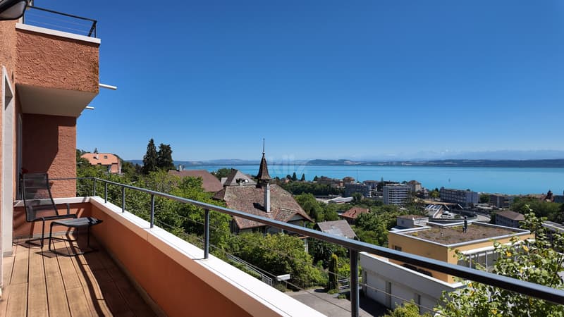 Appartamento con terrazza di 96m2, balconi e vista sul lago (3)