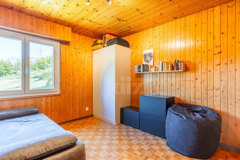 Beautiful family home with open view (7)
