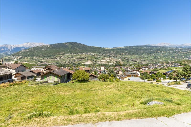 Beautiful family home with open view (12)
