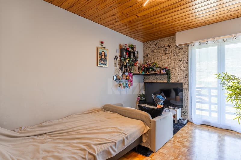 Beautiful family home with open view (9)