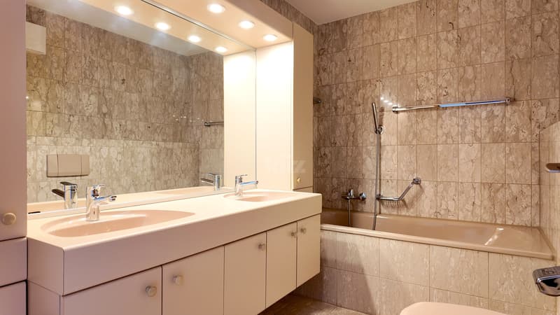 Bel appartement avec balcon dans un quartier calme (10)