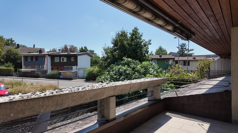 Bel appartement avec balcon dans un quartier calme (2)