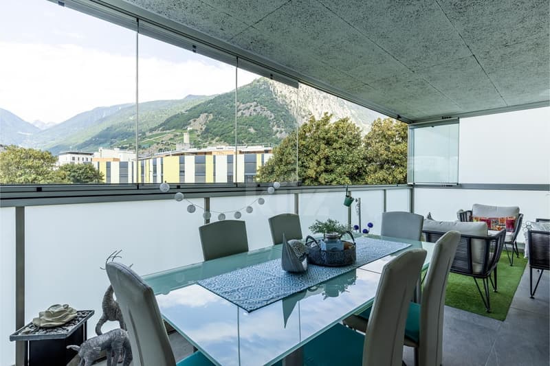 Beautiful modern apartment with balcony (11)