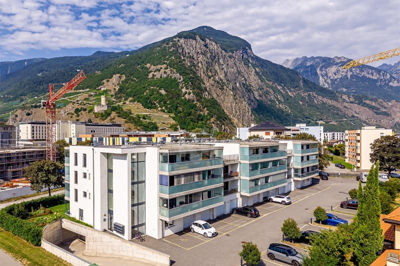 Beautiful modern apartment with balcony (12)