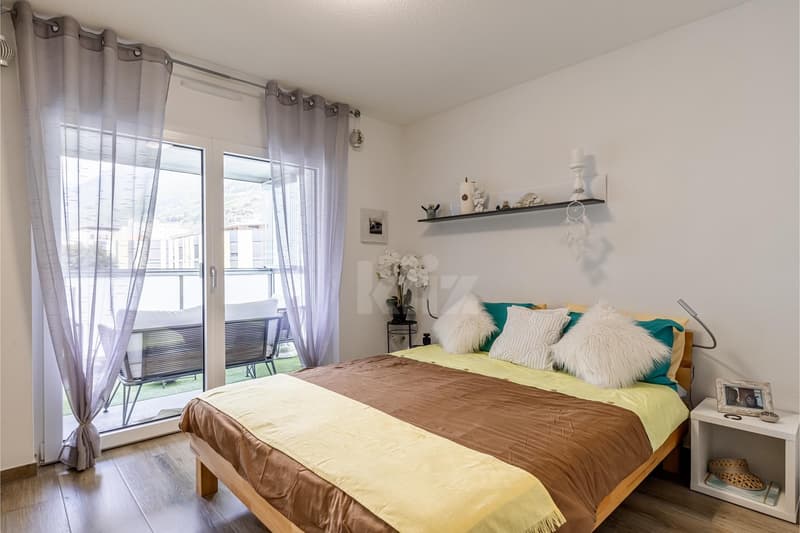 Beautiful modern apartment with balcony (7)