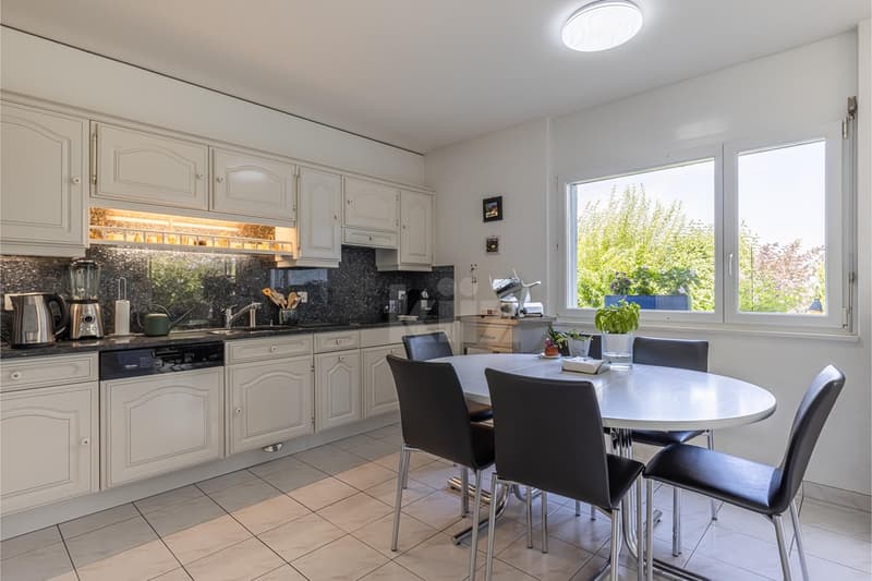 Splendide villa familiale avec piscine et cuisine extérieure (6)