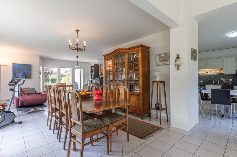 Splendide villa familiale avec piscine et cuisine extérieure (3)