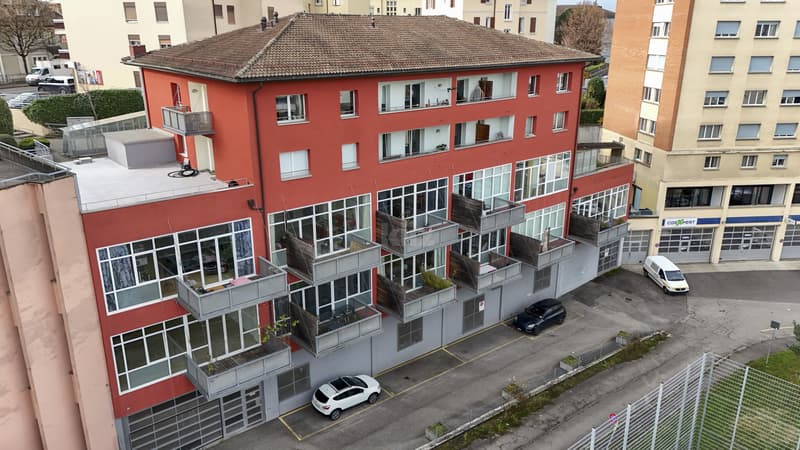 Bel appartement traversant avec balcon (11)