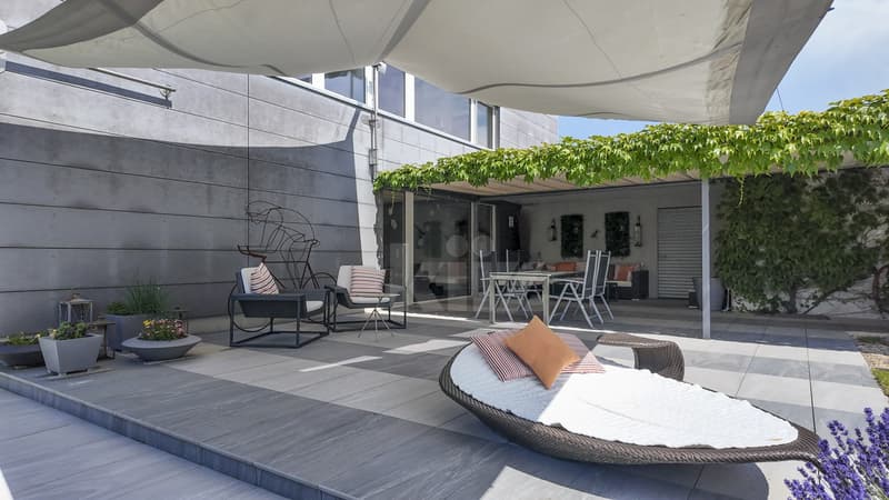 Villa lumineuse avec jardin dans un cadre calme et verdoyant (3)