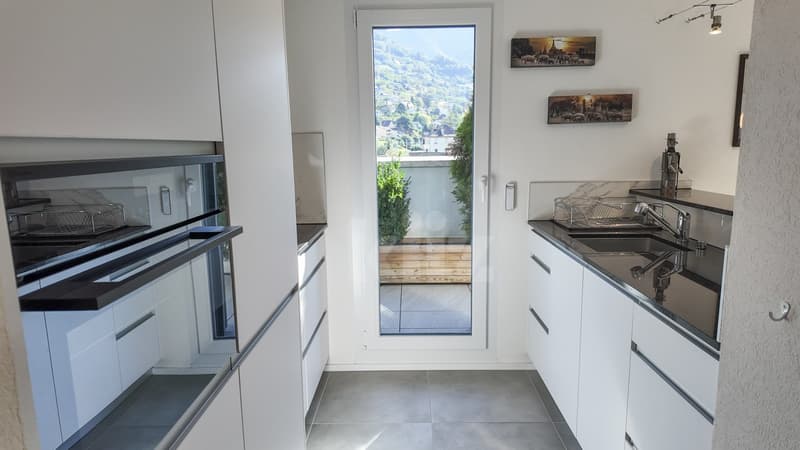Magnifique attique avec grande terrasse et vue sur le lac (7)
