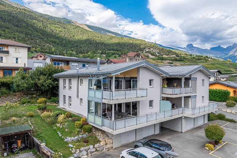 Bel appartement avec grand balcon et vue sur la plaine (12)