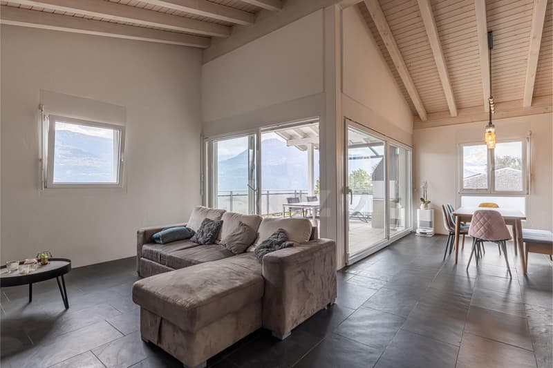 Bel appartement avec grand balcon et vue sur la plaine (2)