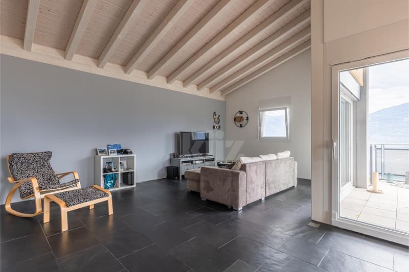 Bel appartement avec grand balcon et vue sur la plaine (3)
