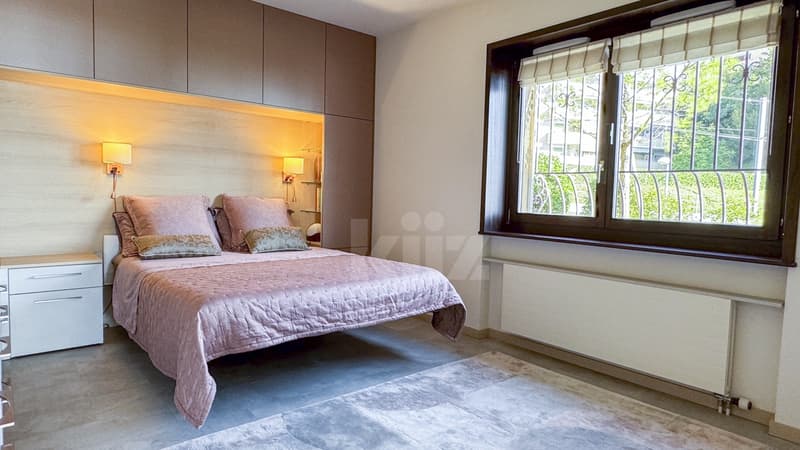 Bel appartement rénové avec balcon et vue panoramique (10)